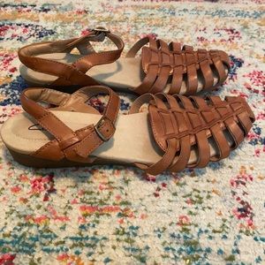 Clarks Jaina Rouge Huarache Leather Sandals